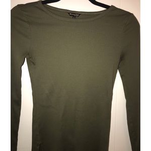 Women’s long sleeve top, size small